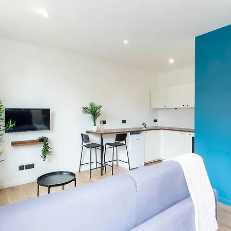 Maska - Avec Terrasse Proche Et Aeroport De Apartment *